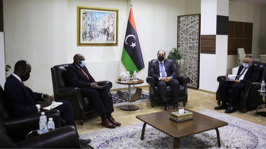 النائب أحمد معيتيق يلتقي الأمين العام المساعد ومنسق بعثة الأمم المتحدة للدعم في ليبيا